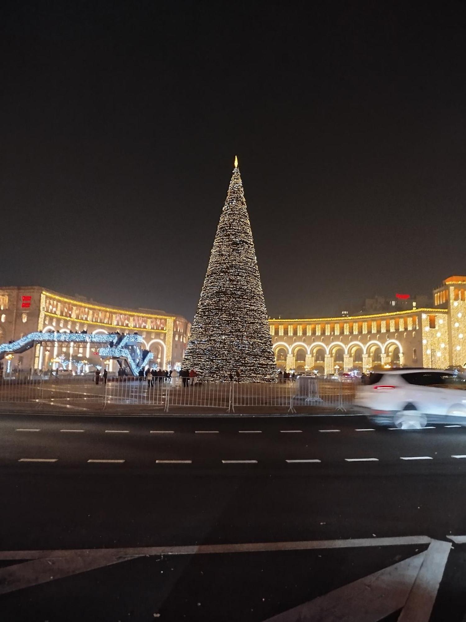 Luxury Apartment In Republic Square エレバン エクステリア 写真